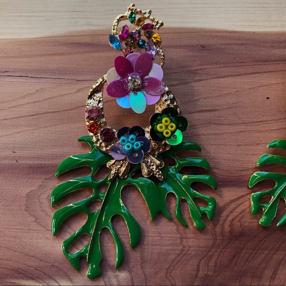 HP!! Monstera Leaf Statement Earrings! - Picture 5 of 9